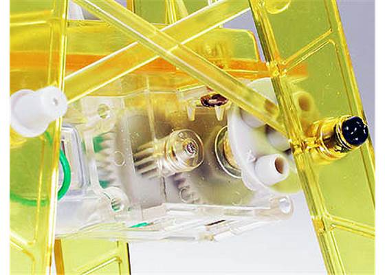 Tamiya 71105 Mechanical Giraffe crank plate and linkage rods close-up.