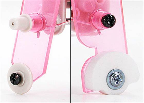 Tamiya 71108 Mechanical Rabbit paws close-up.