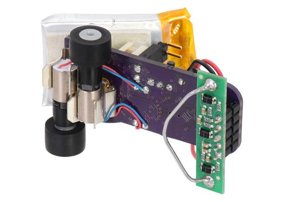 This line follower uses gearmotors and wheels very similar to our sub-micro plastic planetary gearmotors and 14mm wheels. (1)